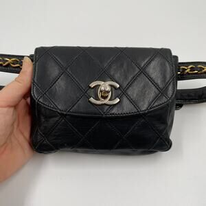 Chanel Vintage 90's Waist Belt Bag Fanny Pack Pouch 24kt Gold Black Lambskin